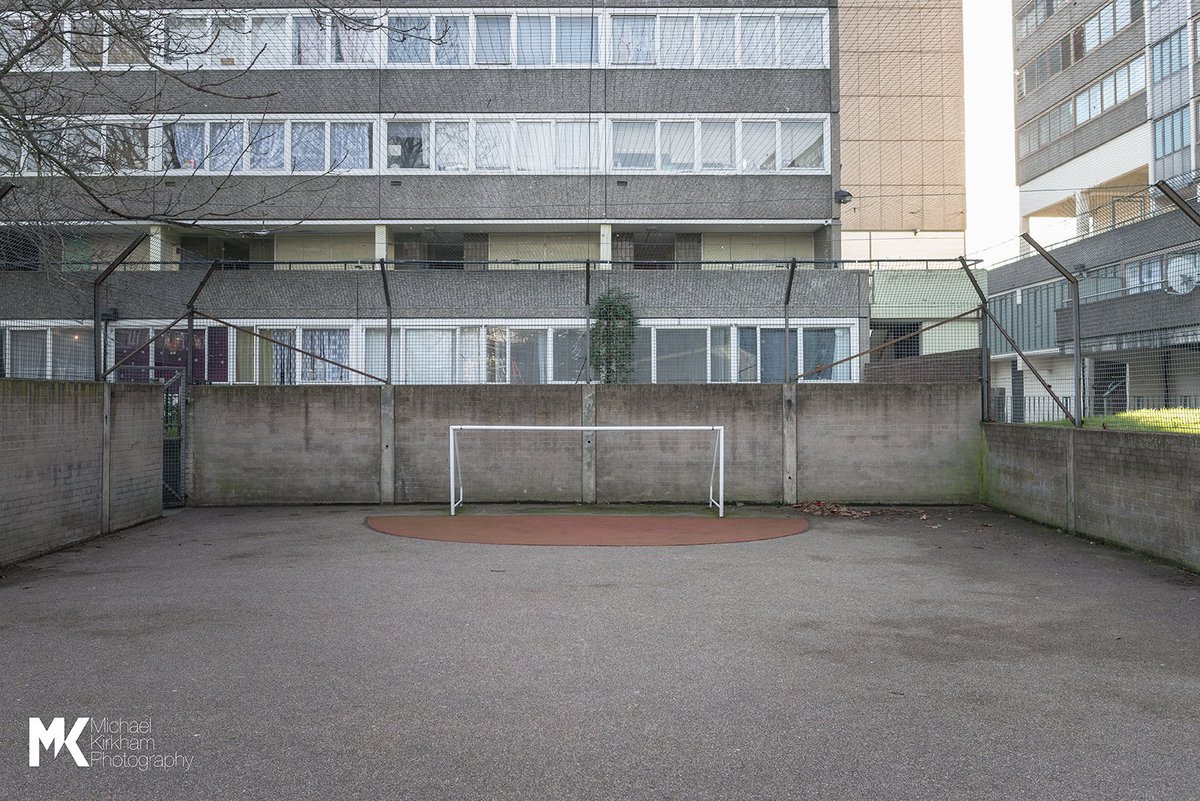 Goals with a #Brutalist aura. 

#UrbanGoals #BrutalMonday