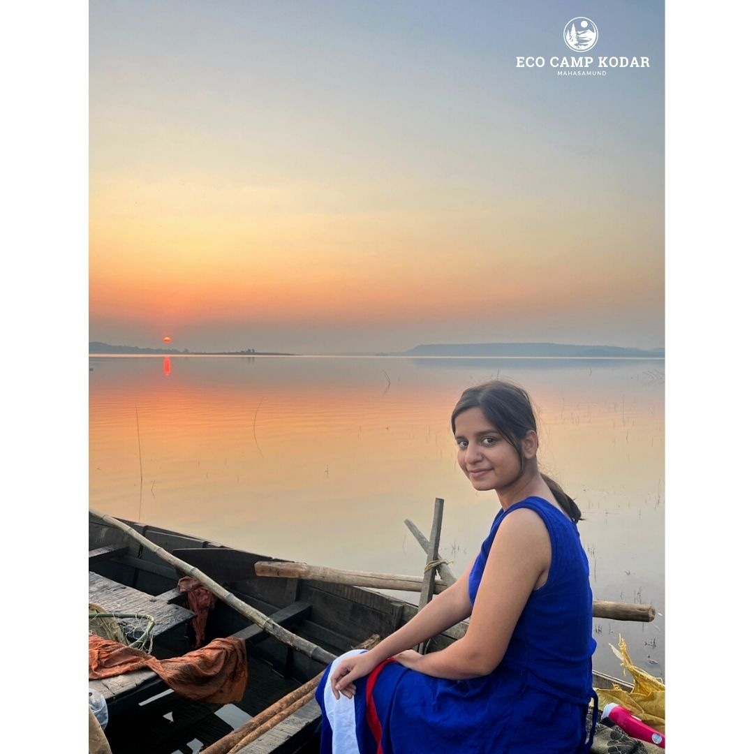 That feeling when it's just you and a beautiful sunrise 😍
.
.
.
.
.
.
#sunrise #ecocampkodar #kodar #mahasamund #boating #riverview #chhattisgarhtourism #morningview #morningfeels #kodardam #chhattisgarh #travel #friendstrip #campingtrip #camping