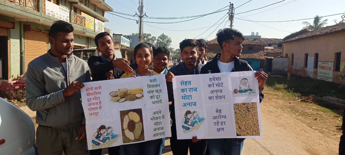 KhushiShringi's tweet photo. An awareness Drive on millet cultivation was organized by @nssggcuCG .This initiative aims to bring back the forgotten miles as the key component to the food system 
@chakrawalalok @NssChhattisgarh @askabir_ @NSSRDBhopal @_NSSIndia @YASMinistry @ianuragthakur @narendramodi https://t.co/2t8V1z4t4R
