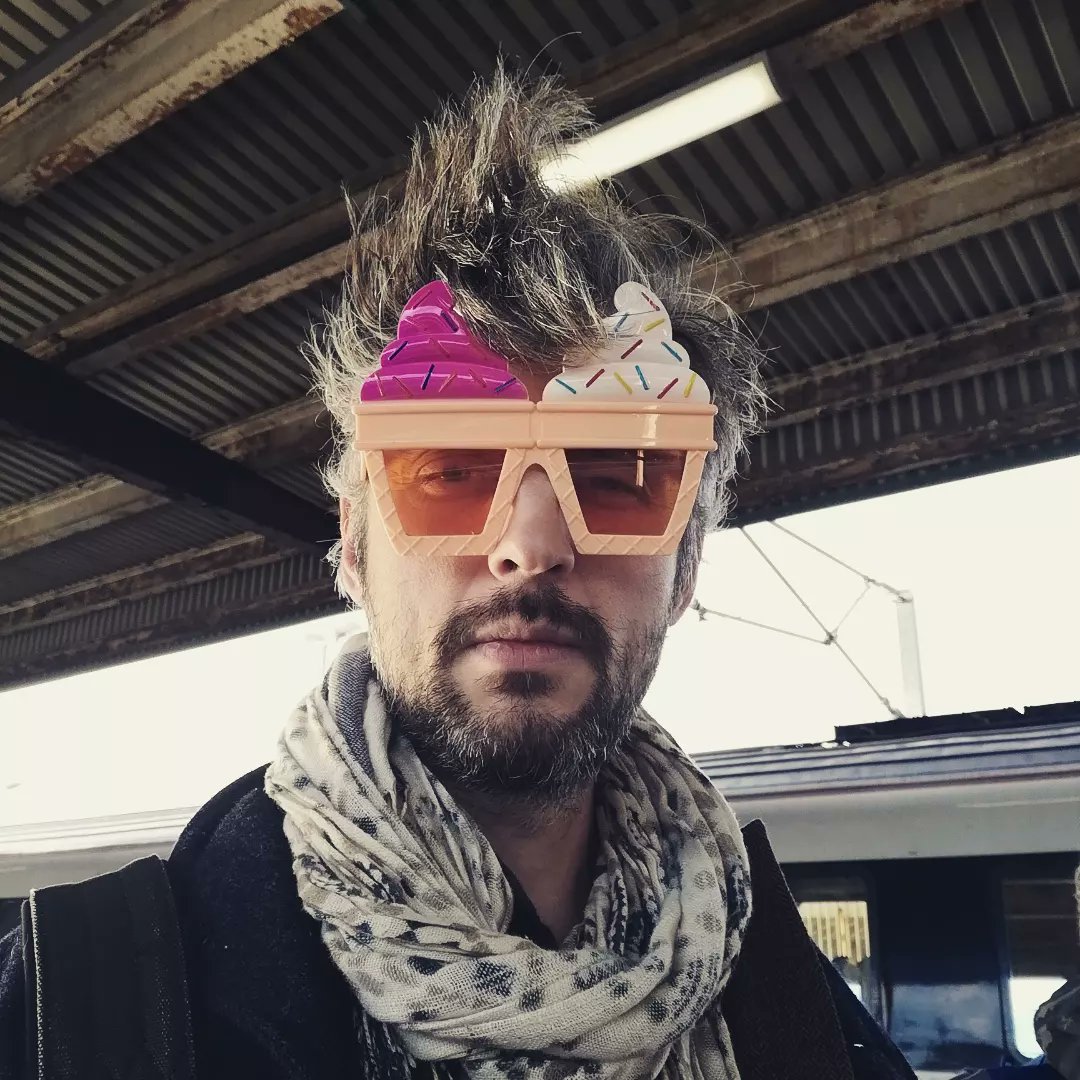 New Year Greetings
Thank you all who bought Once Upon a Starry Night over the 12 Days of Christmas, once, many times, and for well above the asking price. 50% of proceeds has gone to @safepassageuk