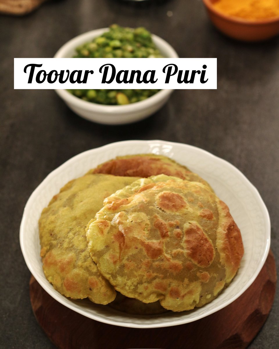 SanjeevKapoor's tweet photo. Puffed up with taste. Toovar Dana Puri, great with Undhiyu or Surti Muthia nu Shak π―
Click the link below to check out my full video recipe on YouTube.
https://t.co/REEUUrMAg1
#foodforwinters #winterfood #toovardana #puri https://t.co/GBI8xBnYbh