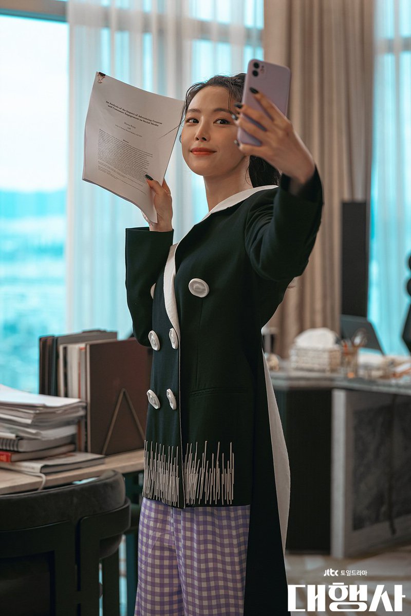 SNELOOKS's tweet photo. 'Agency' episode 1 &amp; 2 still cuts✨

#Naeun #나은 #SonNaeun #손나은 https://t.co/zrIbcN9JZJ