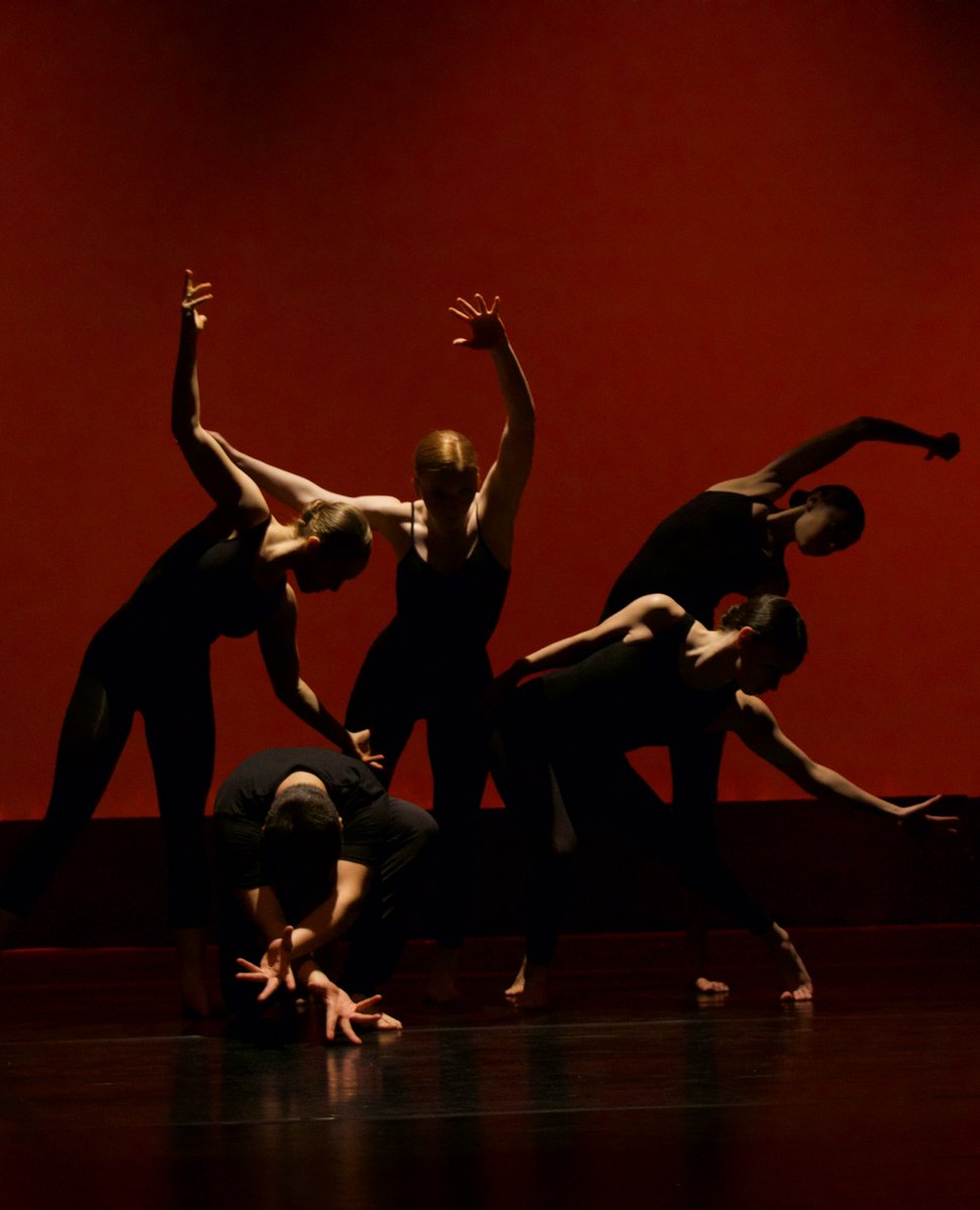 weareGodarts's tweet photo. Happy International Choreographers Day! Choreographers are the masterminds behind all the beautiful dance choreographies and routines we see — the creative geniuses behind designing, planning, and arranging different movements together. https://t.co/1oVr3c5LDD