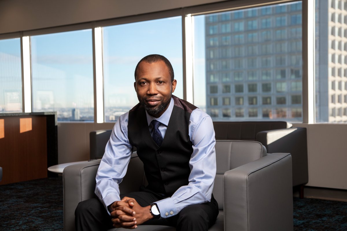 Happy to welcome articling student Etomilade Oduola to DCLLP!

Etomilade is a law graduate of of Obafemi Awolowo University and obtained his LLM from University of Lagos, Nigeria and a Certificate in leadership from London Business School. #yegarticlingstudent #yeglaw