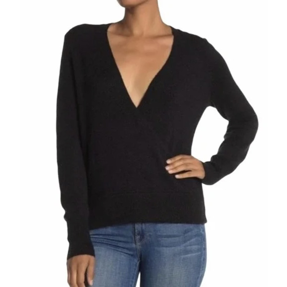 mrc248's tweet photo. So good I had to share! Check out all the items I'm loving on @Poshmarkapp from @MilitaryMama3 #poshmark #fashion #style #shopmycloset #faithfullthebrand #lot #madewell: https://t.co/fvcwREdZp0 https://t.co/jZn11bJPW8