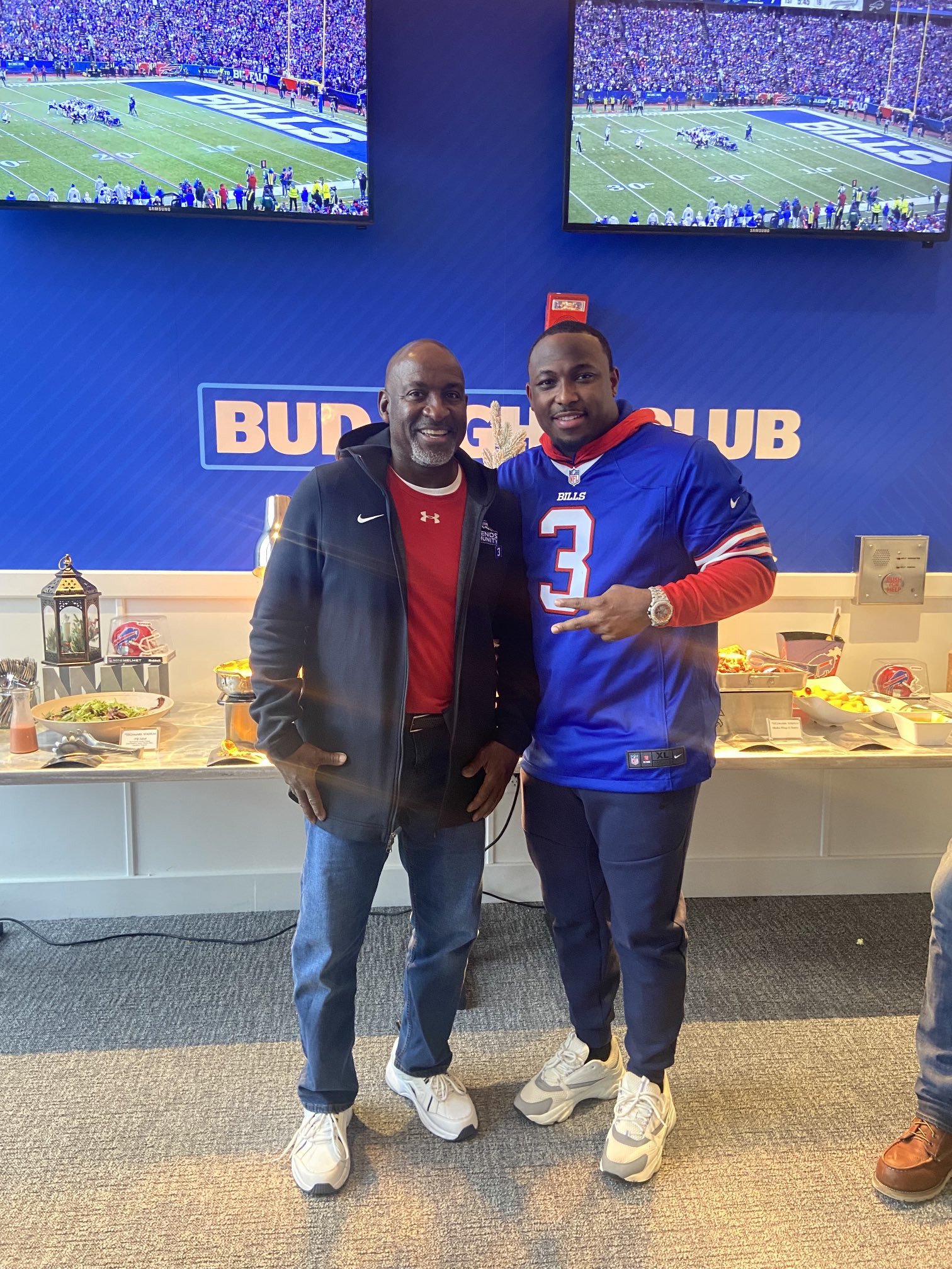 Joe Cribbs on Twitter "Two pretty good Bills RB’s. Hanging out at Pats