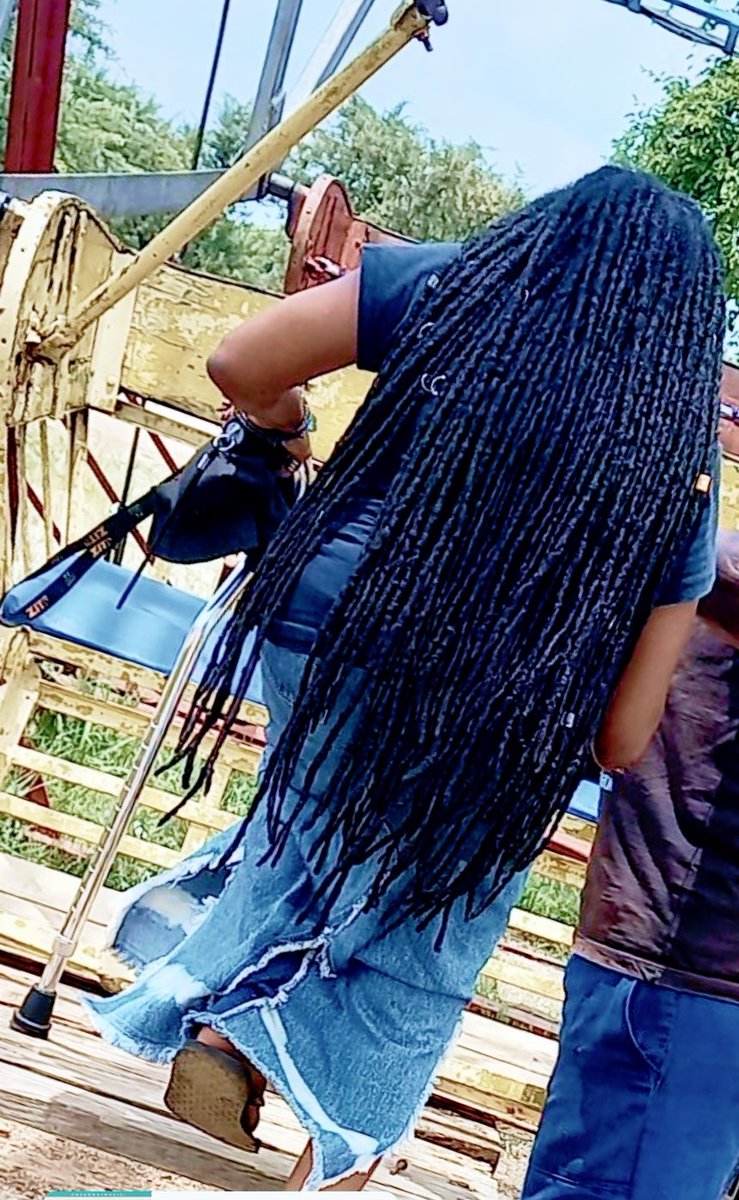 GwiziSoneni's tweet image. ● My hair! My crown 👑 of glory 
#NaturalLocks 
#ProudlyDisabledWoman