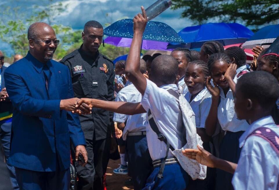 Congratulations <a href="/BilieByNze/">Bilie-By-Nze</a> Monsieur le Premier Ministre, Chef du Gouvernement 🎊🥳🎉