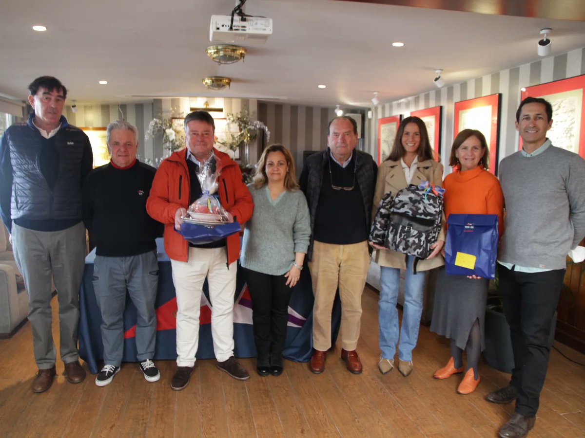 RCMARSC's tweet photo. Premiados en el Concurso de barcos engalanados en el puerto del #RCMARSC
El jurado dio por ganadores, con el 1er puesto compartido, a el Akano y el Aldos.
El 3er lugar fue para el Vikingo III
Patrocinado por Cantabrico Living
#navidad2022 #findefiestas #getxo #elabra #bizkaia https://t.co/qadZj0Xp6X