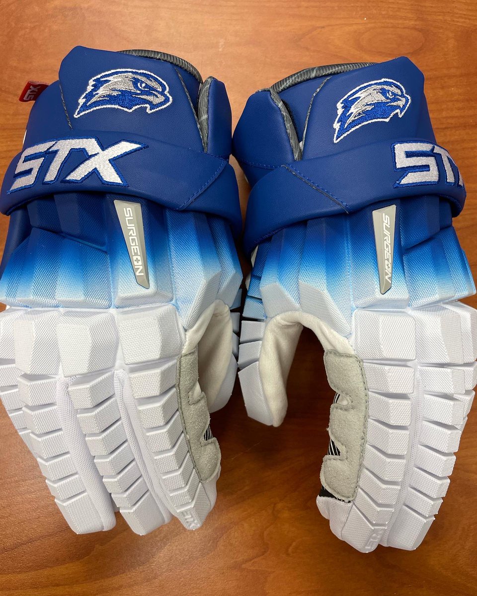CUWMLax's tweet photo. New gloves for the squad 👀 🔥 https://t.co/zmoVh1FGBi