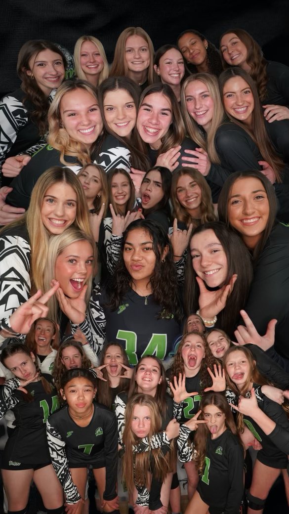 PohakuVBC's tweet photo. Congratulations to 13–1, 17–1, and 18–1 on qualifying for Power League!!
#IMUA #ONEROCK 🤙🏽💚🖤🤙🏽 https://t.co/fPeJhavjIm