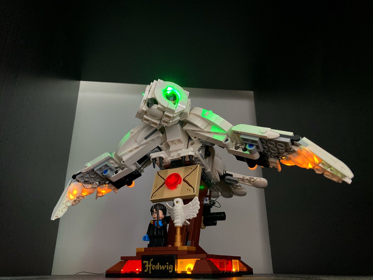 Santa brought me this great Game Of Bricks lighting kit for Hedwig! It was fun to put together, the kit is done with great respect to the original set. It’s now connected to Home Assistant as well so can work on schedule.