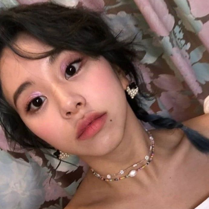daily chaeyoung selca tweet media