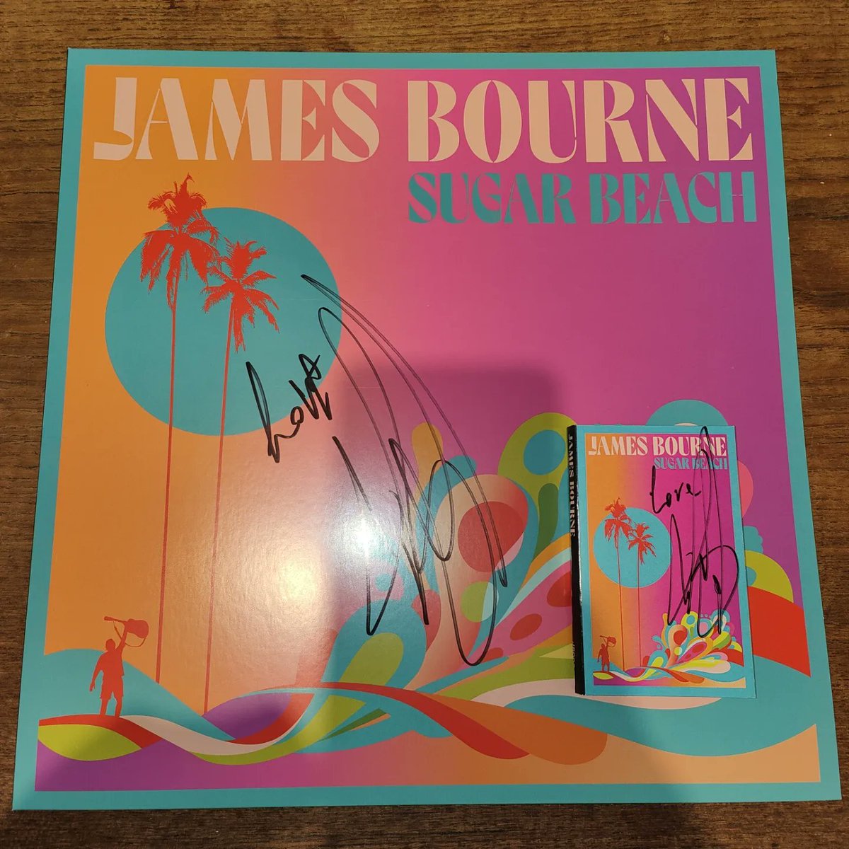 flit_707's tweet photo. @JamesBourne it's here! Cannot wait to listen to it! https://t.co/6eRNVFzYki