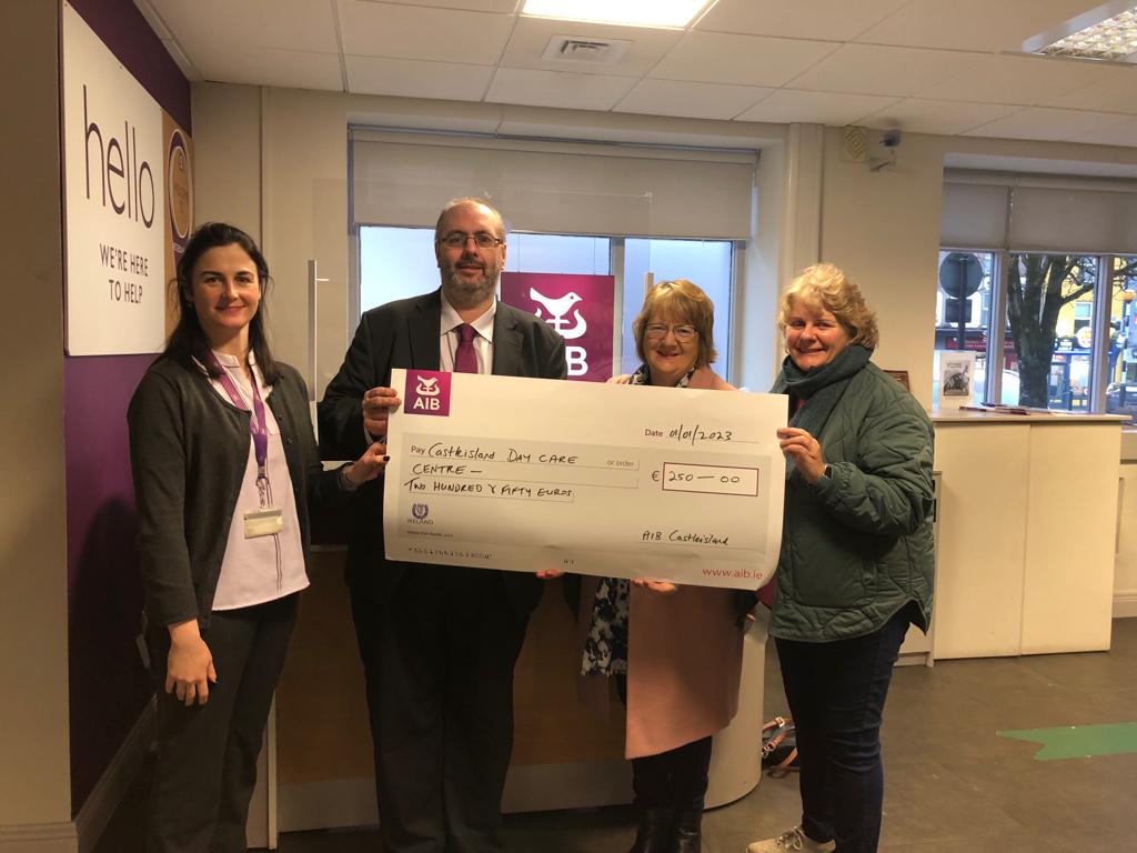 sean_collum's tweet image. On behalf of the team here in AIB Castleisland, I was today delighted to make a presentation to two very worthy local causes - Castleisland Day Care Centre and St. Vincent de Paul Castleisland

#team #backingdoing