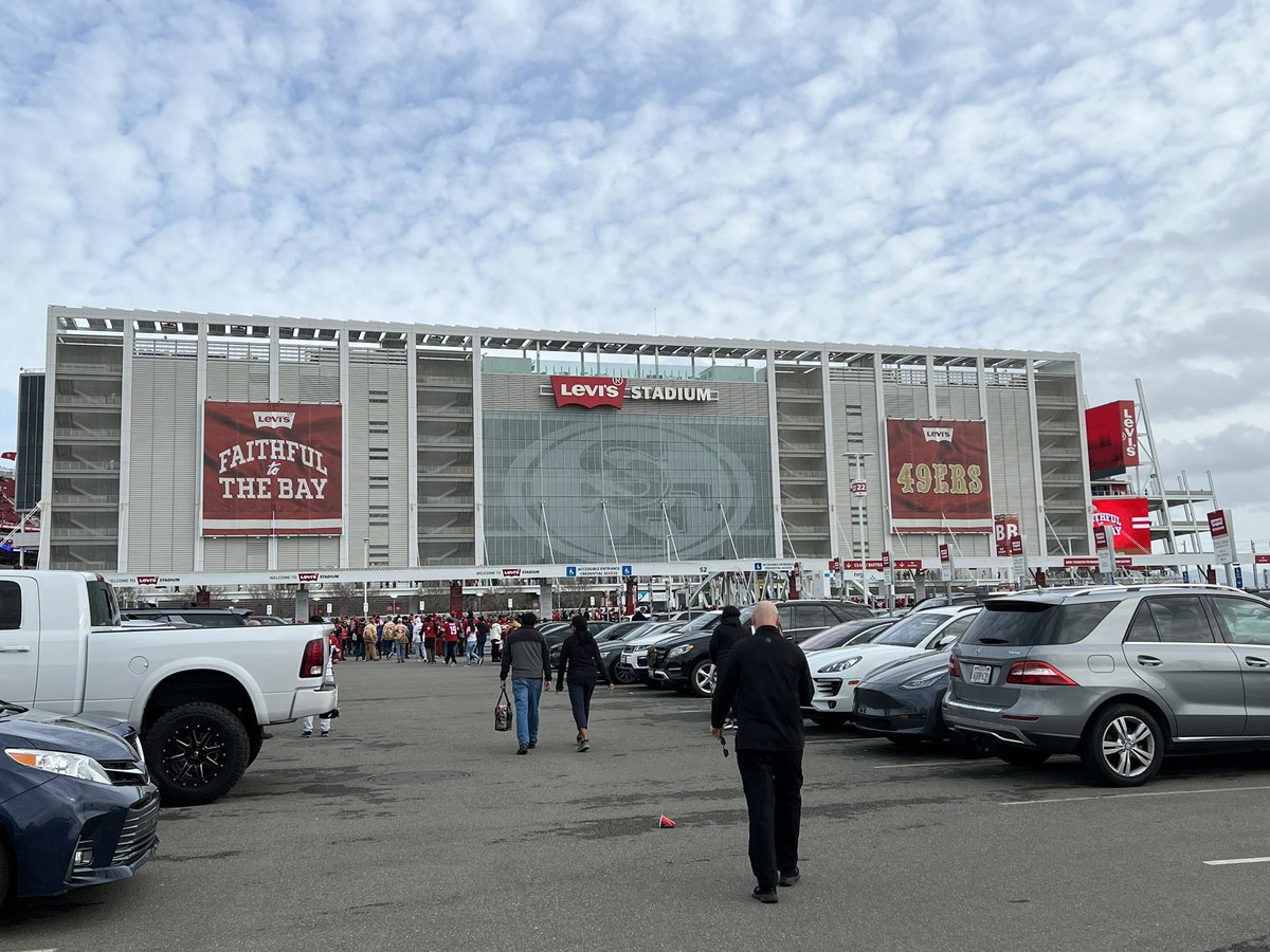 NeilHWatson's tweet photo. A trip to Levi’s never disappoints does it?! After thinking it was going to be played in a downpour, and while it was dull, there was no rain and wasn’t cold at all! Great seats with my friend Rick in his Season Ticket seats and another Niners WIN! ❤️💛 https://t.co/aXPLTaFkk0