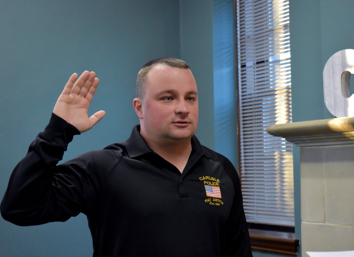 Welcome to the newest members of the <a href="/carlislepapd/">Carlisle PD</a>! Officer Gene Berlin and Officer Vincent Brewer were sworn in this morning. 

Welcome to #CarlislePA, Officers! We thank you for your service! 👮 🚔