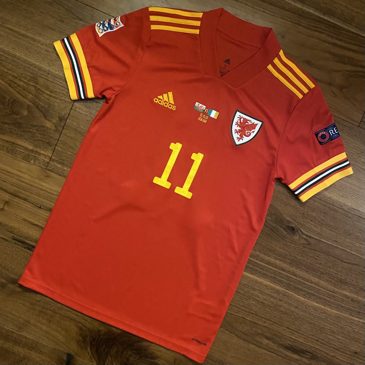 johnnycourtenay's tweet photo. Farewell Gareth Bale, delighted to have one of his match worn shirts in my collection #Bale #BaleOut #WALES 🏴󠁧󠁢󠁷󠁬󠁳󠁿 https://t.co/EvQc4t5Du2