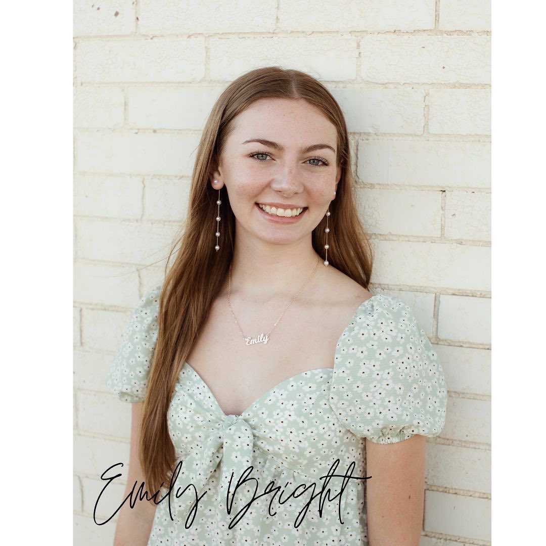 lhs_spiritsquad's tweet photo. meet senior dancer Emily!!

What are your goals for this season? do well at state
Favorite memory so far? eating lunch on the floor of the hotel lobby for summer dance camp
Favorite color? Purple!
Favorite food? any form of potato 
We love having Emily on our team! https://t.co/Yr51u8HlZk