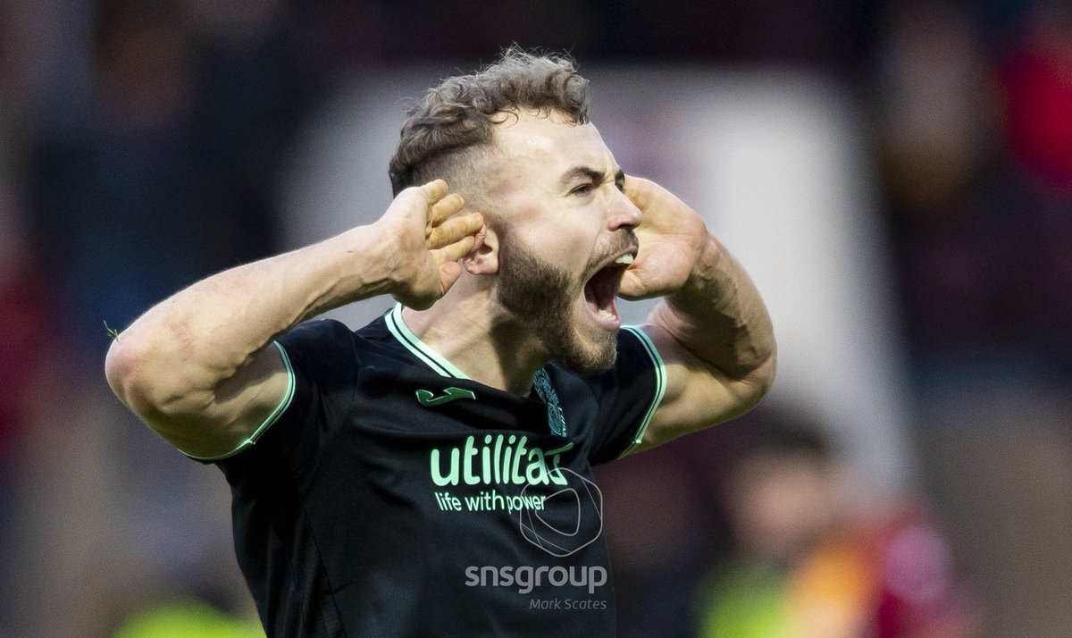 MarkScatesPhoto's tweet photo. I think it's safe to assume Ryan Porteous enjoyed that win at Motherwell yesterday #hibs #hibernianfc #hibees #ryanporteous #motherwell https://t.co/tSK7VxyxH3