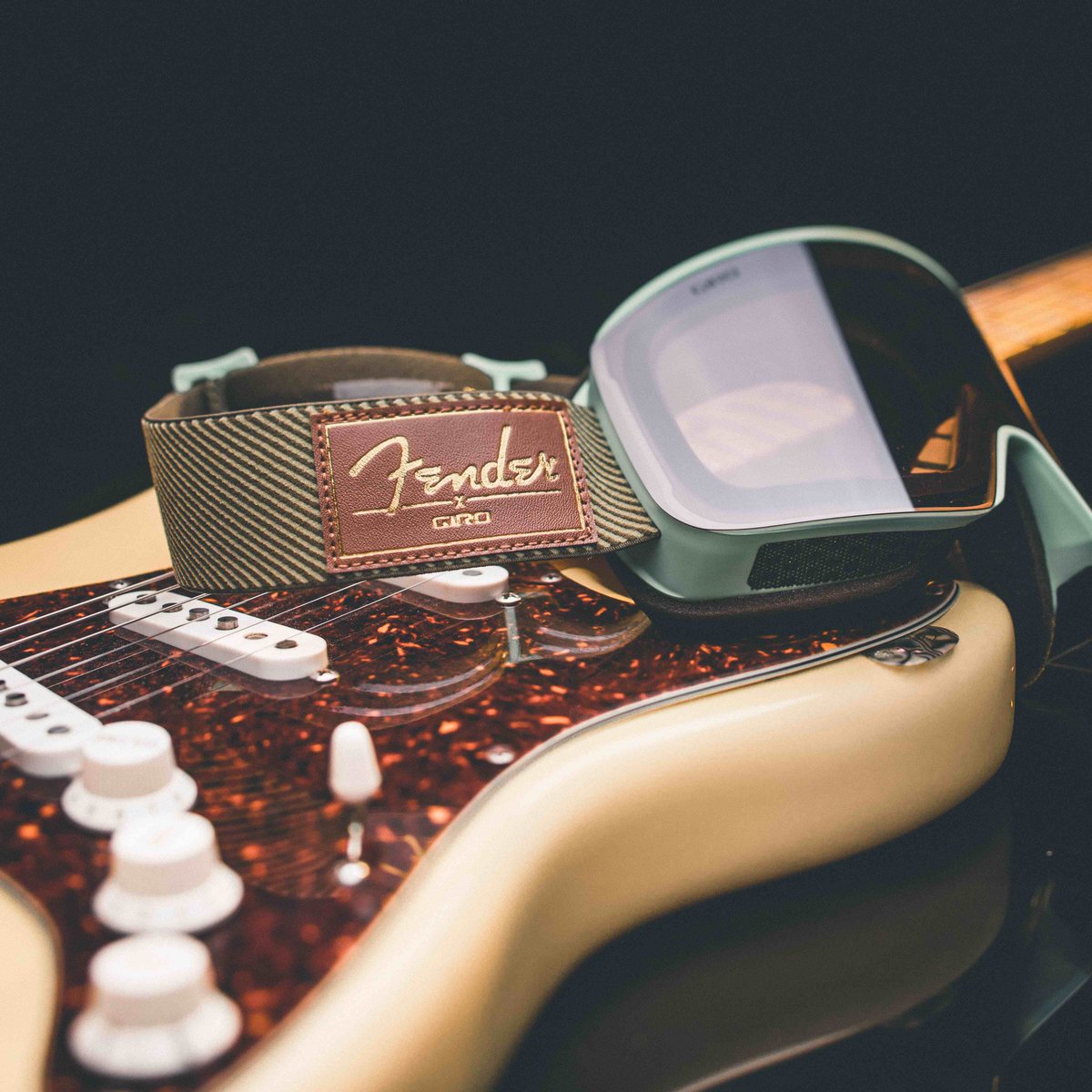 Fender's tweet photo. It's the season to grab your goggles and hit the slopes in style! Get your own pair of Giro x Fender Goggles here: https://t.co/JyLlPnrUr1 https://t.co/2CYXNqrA2I