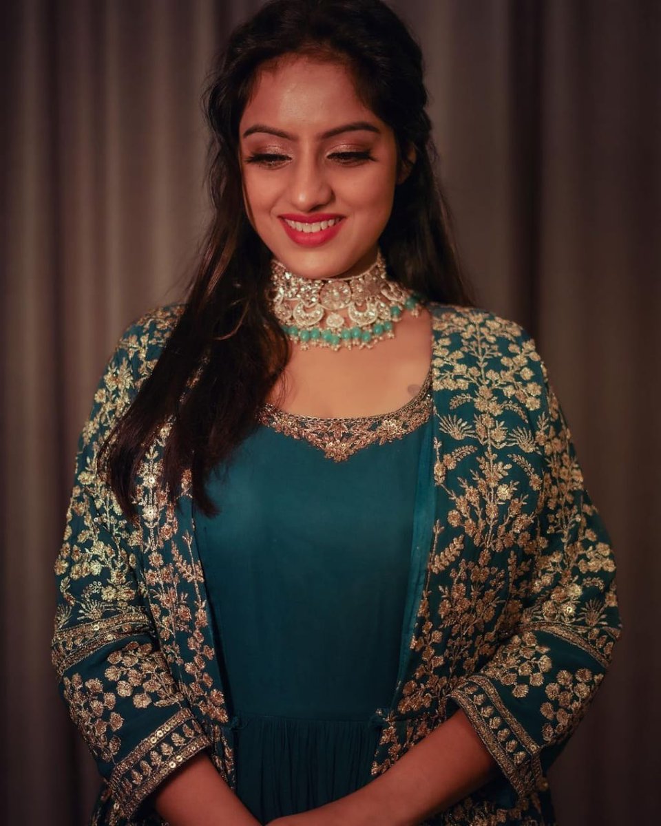 talkingbling's tweet photo. @deepikasingh150 Impressive picture ❤️
.
.
#deepikasingh #deepikasinghforever #deepikasinghfans #talkingbling https://t.co/nGsqNRgbzR