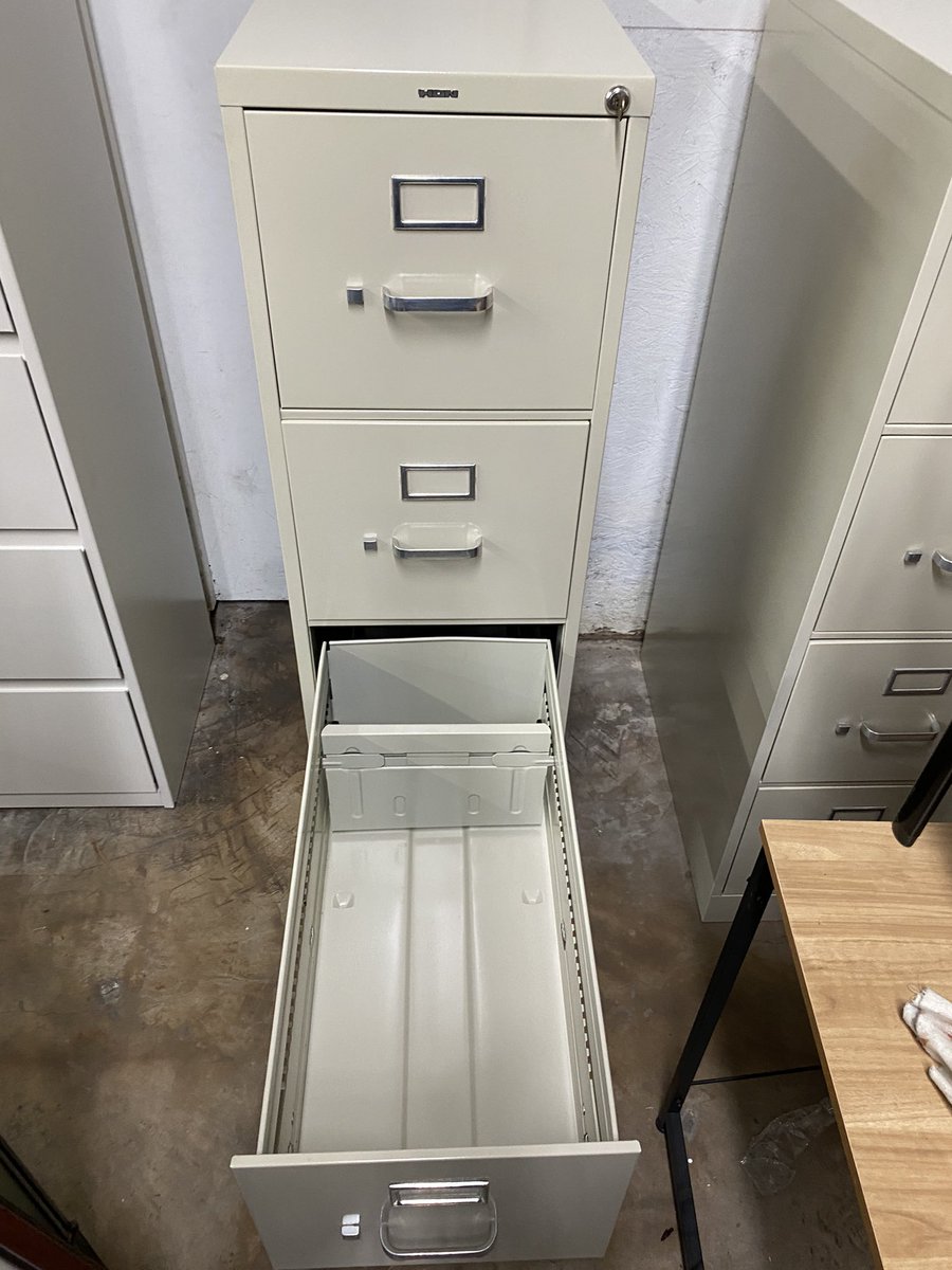 DFSIHOUSTON's tweet image. Hon 4 drawer vertical file cabinet, commercial grade, metal in tan finish, letter size, working lock with key, dimensions : 15” wide x 26.5” deep x 52” height #hon #filecabinets #filingcabinets #officestorage #officefurniture #HoustonTX