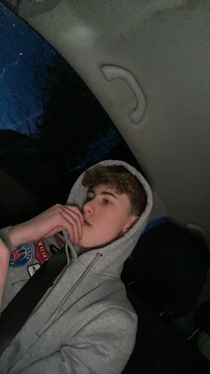 ollie_bellhouse's tweet image. Andy murray on the way to practice #sickomode