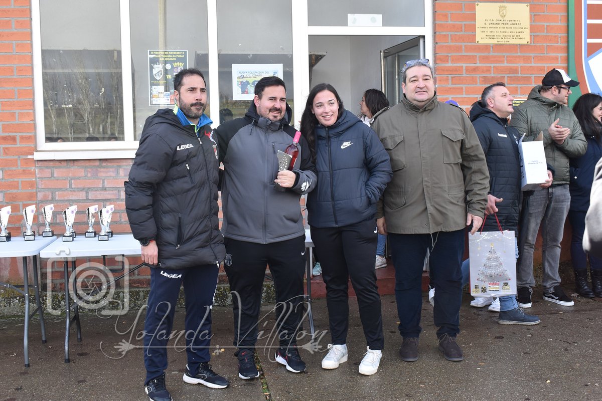 Gracias a:
Bar Zocha,Dreams Barber y Tatoo, Peluquería Dreams,<a href="/quotanes/">Quotanes</a>,Bar Menfis, Bar Social Plaza Mayor,Distribuciones Gabriel Rodríguez, Óptica Cigales , Ruiz de la Peña (Juan Miguel García), Bar Avenida-La Moncloa, Hamburguesería El Arco, <a href="/TurismoCigales/">Turismo Cigales</a>, Deporte Cigales