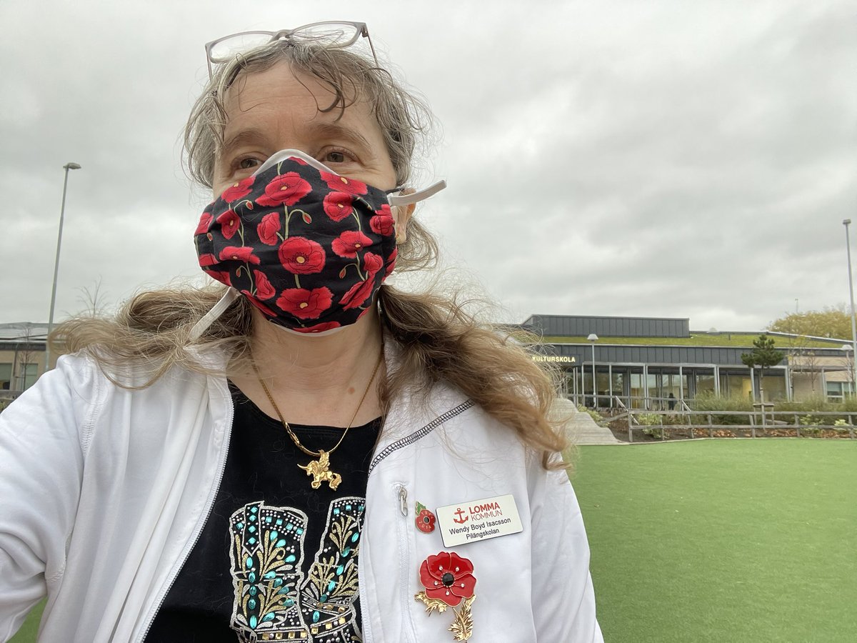 wendyisacsson's tweet photo. @Ninawildflower @IvaWest_SE I’m the only person masking in a school of 1000 pupils and staff.
I teach in Sweden. If I was your teacher I’d be so incredibly proud of you for wearing your mask, to keep yourself, your family and your classmates safe. You deserve a medal. Well done you’re a star🌟💫❤️#MasksRock https://t.co/4MnvNg4TNk