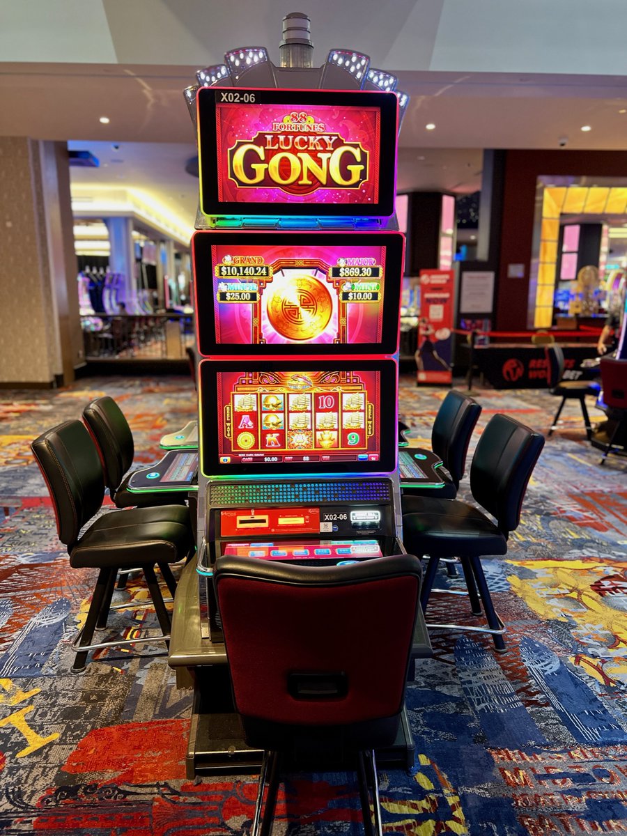 ResortsWorldNYC's tweet image. Feeling lucky? 

Come on in and take a spin 🎰 

#slots #slotmachines #etg #Casino #RWNYC #ResortsWorldNYC #Gaming #nyc