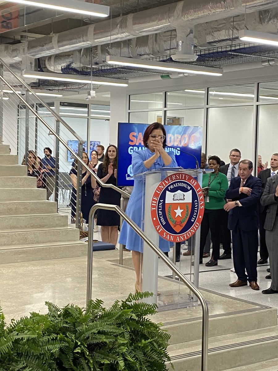 MaxMasseyTV's tweet image. The ceremony is underway to open @UTSA San Pedro 1! “The $91.8 million facility will house the university’s National Security Collaboration Center and new School of Data Science, advancing economic development in our urban core.”