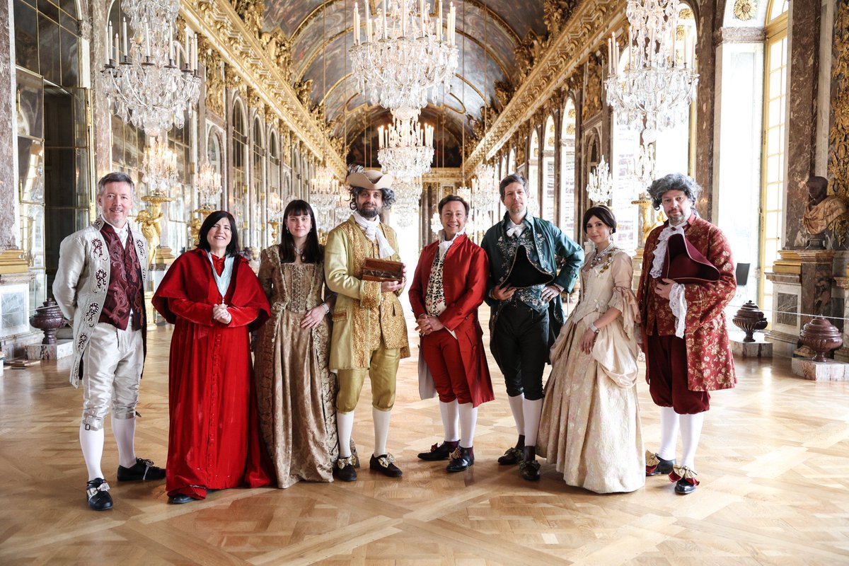 Oyez, oyez ! Et si on fêtait la 500e d’#HistoriquementVôtre en ouvrant le bal à Versailles en costumes d’époque? Allez! #MesAieuxQuelleEquipe <a href="/Europe1/">Europe 1</a> (c) Europe 1/ Capa Pictures/ Marie Etchegoyen.
