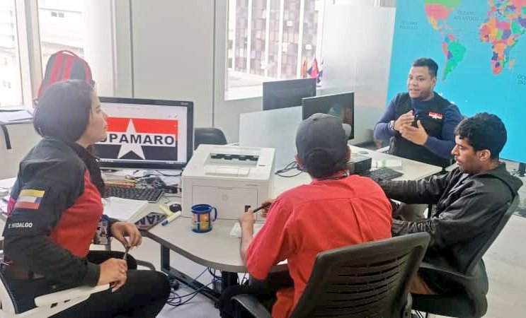 Mira_Venezuela (@mira_venezuela) on Twitter photo #EnDesarrollo|| Sec. Nacional de Comunicación y Propaganda, @YoliHidalgoMRT, sostiene reunión con los responsables de comunicación del Bloque <a href="/centralmrt/">@Bloque_CentralMRT</a> (<a href="/MirandaMrt2/">Tupamaro Miranda</a>, <a href="/DtocapitalMRT21/">TUPAMARO CARACAS</a>, <a href="/1laguairamrt/">@LaGuairaMRT</a>) a fin de elevar las líneas discursivas para este año de la #ComunaYProducción #EnDesarrollo|| Sec. Nacional de Comunicación y Propaganda, @YoliHidalgoMRT, sostiene reunión con los responsables de comunicación del Bloque <a href="/centralmrt/">@Bloque_CentralMRT</a> (<a href="/MirandaMrt2/">Tupamaro Miranda</a>, <a href="/DtocapitalMRT21/">TUPAMARO CARACAS</a>, <a href="/1laguairamrt/">@LaGuairaMRT</a>) a fin de elevar las líneas discursivas para este año de la #ComunaYProducción