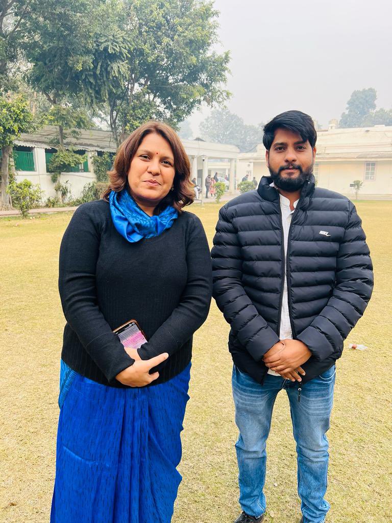 I am so happy to see our two warriors meet one our top leaderships in Delhi @SupriyaShrinate 

Happy to see you guys @ketan_pat_ @livemanish_ 

Wish we all meet together someday @amtuktuk @dreamanddrift @_tanveershaik @Abhi_singhi