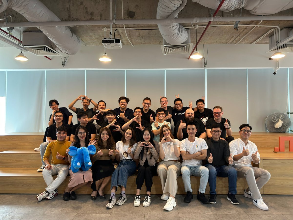 ShopwareDevs's tweet photo. That's what it looks like when part of the German product team visits the team in Vietnam.💙 Even though remote work works well, from time to time, it's lovely to be able to meet in person. 
#oneteam #aroundtheworld #shopware https://t.co/WQN2V24aSi
