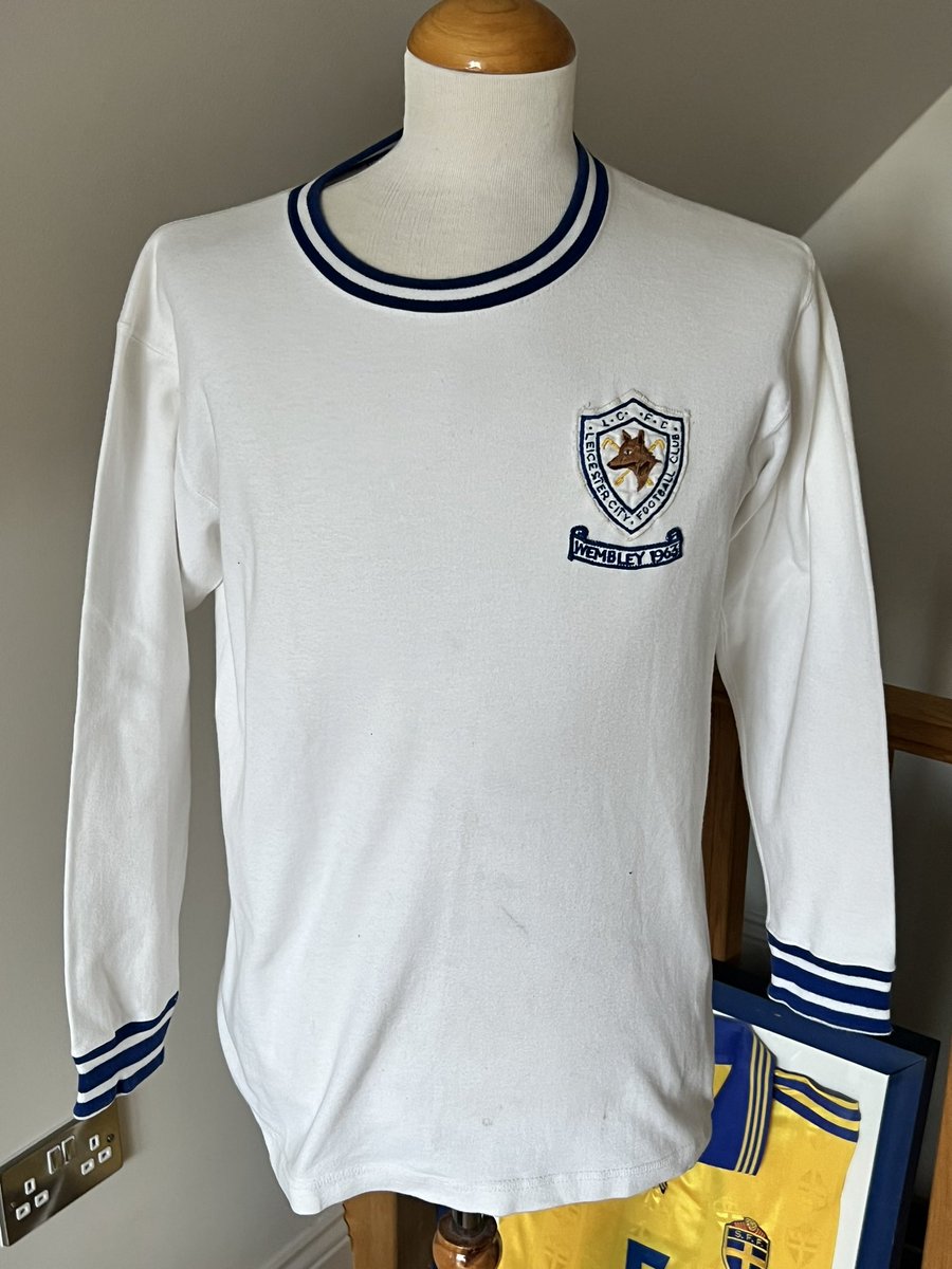 LcfcShirts's tweet photo. Matchworn Fa cup final 1963 shirt from the lovely chap that is Howard Riley. This will be treasured #lcfc https://t.co/PzXo6zhxTt