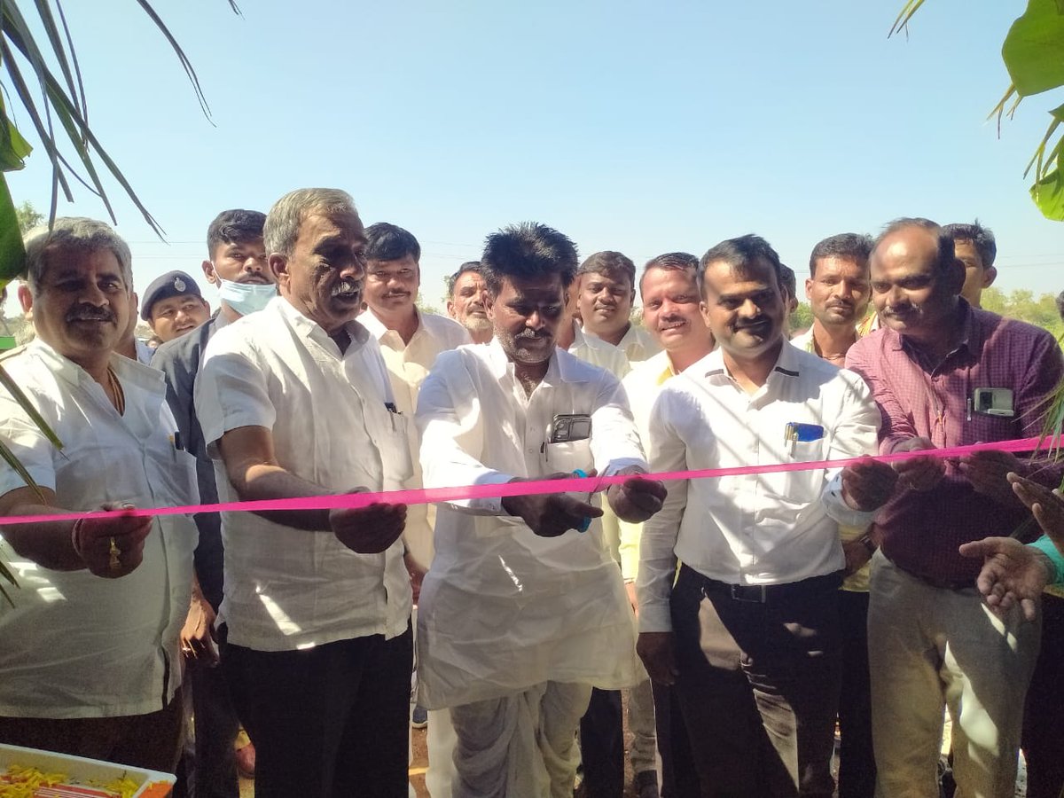 ZP_Yadgir's tweet photo. ಇಂದು ಇಬ್ರಾಹಿಂಪೂರ ಗ್ರಾಮ ಪಂಚಾಯತಿಯಲ್ಲಿ ಸ್ವಚ್ಛ ಸಂಕೀರ್ಣ ಘಟಕ, ಡಿಜಿಟಲ್ ಗ್ರಂಥಾಲಯ, ೯ ನೇ ತರಗತಿ ಶಾಲಾ ಕೋಣೆಯನ್ನು ಶ್ರೀ ವೆಂಕಟರೆಡ್ಡಿಗೌಡ ಮುದ್ನಾಳ ಮಾನ್ಯ ಶಾಸಕರು ಯಾದಗಿರಿ ರವರು ಉದ್ಘಾಟಸಿದರು ಶ್ರೀ ನಾಗಪ್ಪ ಮೇಟಿ ಮಾನ್ಯ ಅಧ್ಯಕ್ಷರು ಗ್ರಾ.ಪಂ, ಶ್ರೀ ಸೋಮಶೇಖರ ಬಿರಾದಾರ ಮಾನ್ಯ ಇ.ಓ ರವರು, ಇತರೆರು ಉಪಸ್ಥಿತರಿದ್ದರು.
#SWMunit https://t.co/hG8e180fLF