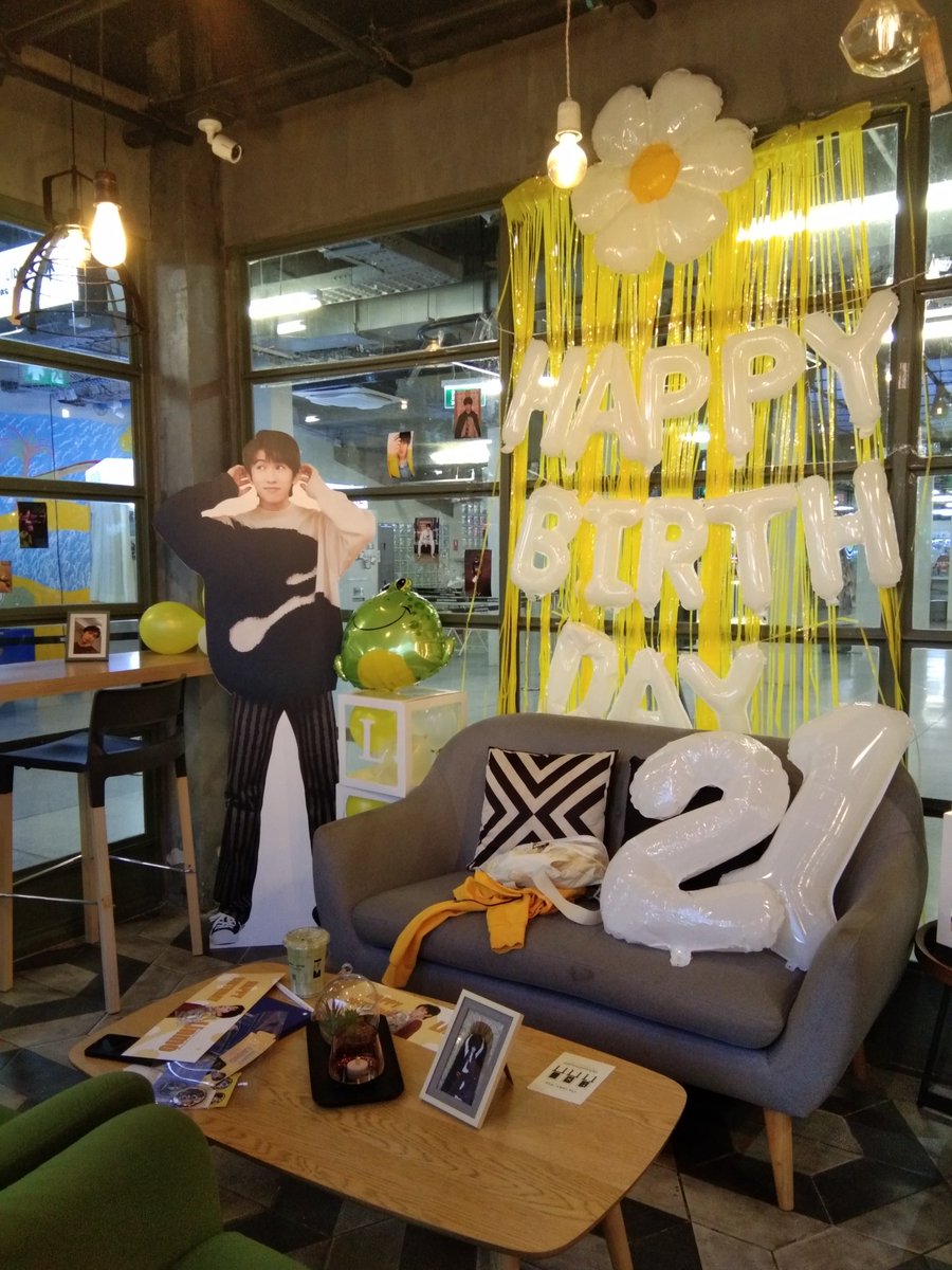 Weena_Naka's tweet photo. ลงไว้เป็นความทรงจำที่สวยงาม ขอบคุณที่จัดกิจกรรมดีๆ ขึ้นมานะคะ 💛 #LinmoBD21stProject https://t.co/6MdeZNGlzE