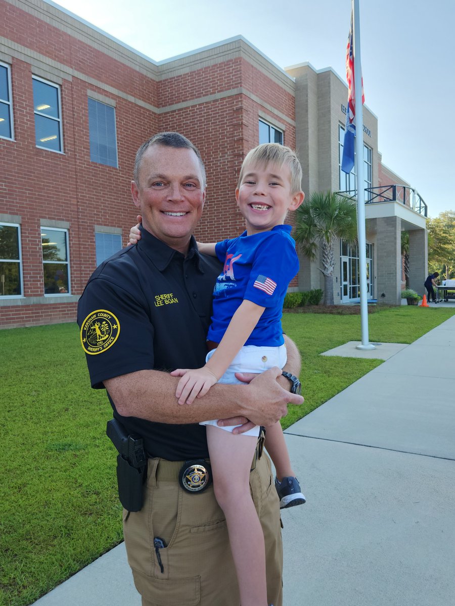 Lugoff Elementary tweet media