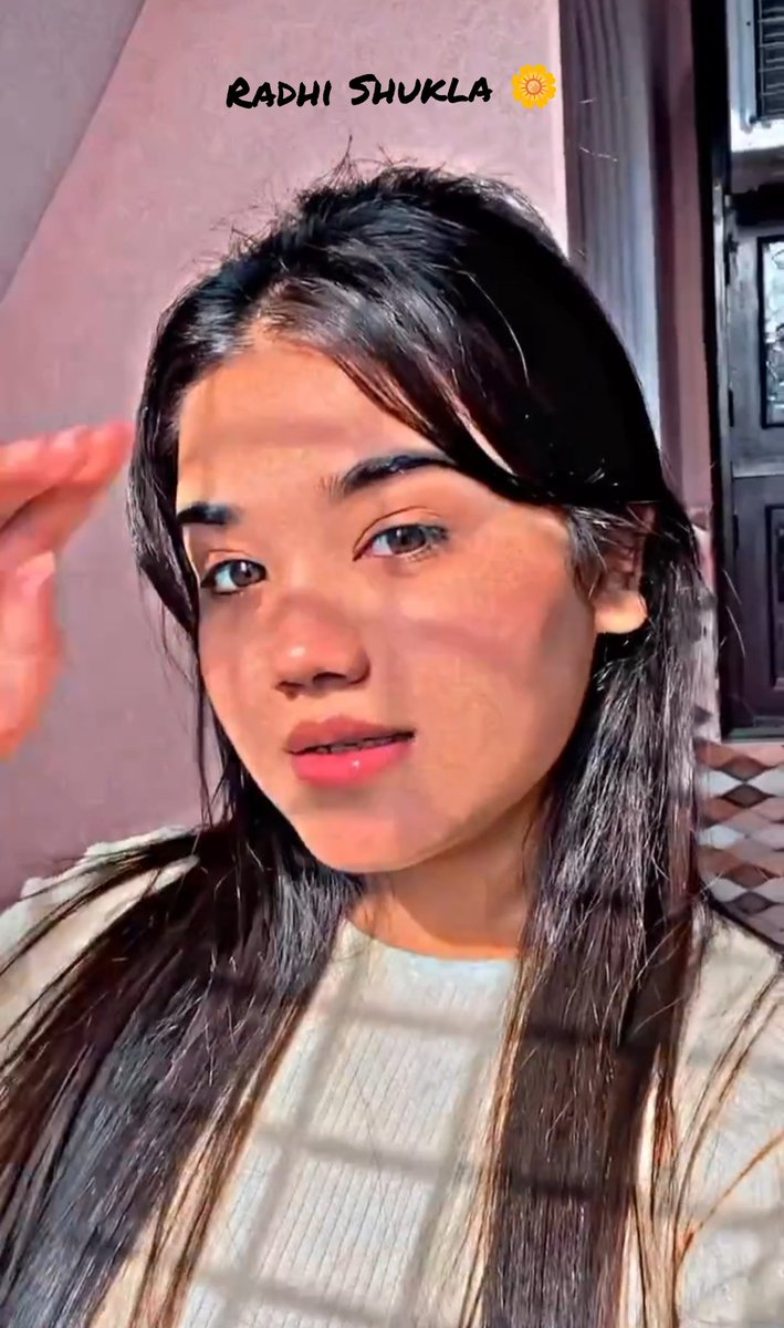 Iam__Radhi's tweet image. Replacing me is easy but finding heart like mine is impossible..🍁

#Headerupdate