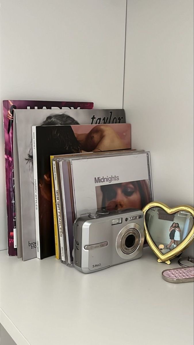 gretafake's tweet image. oggi sono scazzata