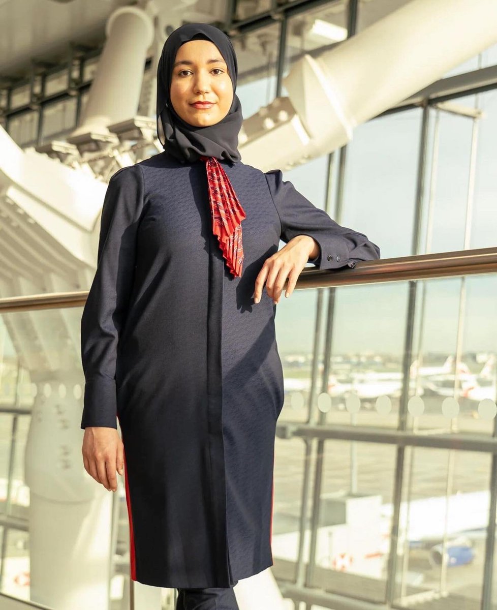 CerfiaFR's tweet photo. 🇬🇧✈️ FLASH | Les hôtesses de l’air de la compagnie #BritishAirways pourront dorénavant porter un #hijab, une tunique ou même un pantalon au lieu des traditionnelles #jupes et robes. 

📸 @pamannairbitch https://t.co/7HrboWQO29