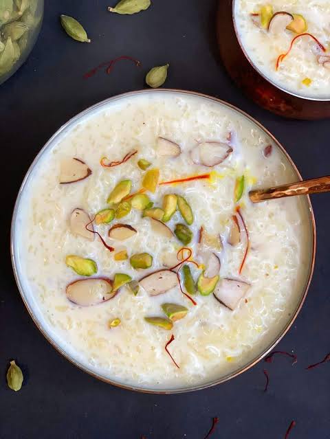 lybtsv's tweet photo. Kheer                            gulab jamun https://t.co/EGsjmqGvOb