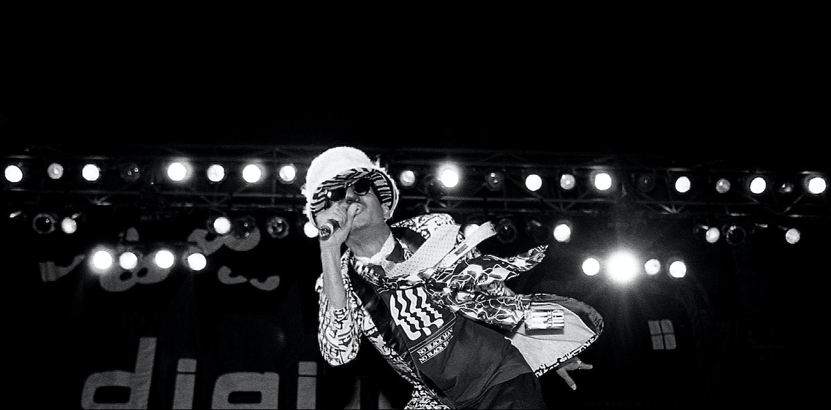 waxpoetics's tweet photo. "There’s only one side: a good side. It’s the good people versus the assholes, period." 
-the late Shock G

Shock G Interview, part I, by Alice Price-Styles @AliceNiceStyles
photo: Raymond Boyd/Getty Images https://t.co/XvMAdho7sK https://t.co/jczphNxxjj