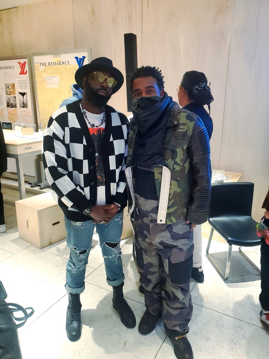With the legend <a href="/pharoahemonch/">PHAROAHE MONCH</a> check out his comic "Kill Kill Kill" and album with his band Th1rt3en if you haven't already! s/o <a href="/zoiellis/">Zoi Ellis</a>