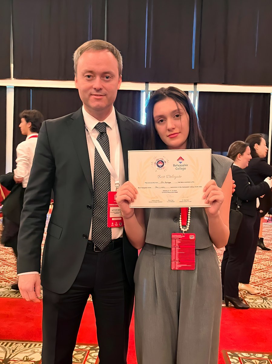Türkiye geneli 33 kampüs, 494 öğrencinin katılımıyla gerçekleşen Bahçeşehir Birleşmiş Milletler ( MUN ) konferansını başarıyla tamamlayan ve “Best Delegate” ödülünü alarak bizleri gururlandıran 11.sınıf öğrencimiz Ece Taşkayayı tebrik ederiz.

#MUN
#BahçeşehirKoleji