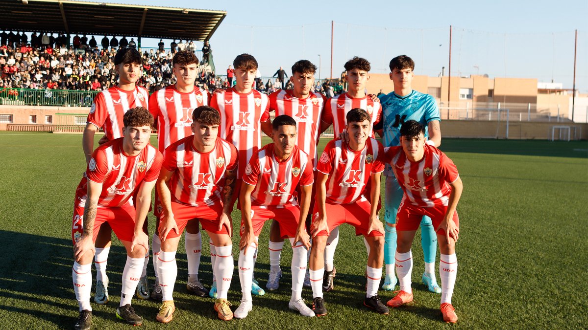 UDAlmeriaPOR's tweet photo. 🤩 Crónica @AcademiaUDA | 2-1: Juventude A continua a fazer história!
▪️ Um claro domínio sobre Elche e dois gols de Rachad permitem que os jogadores da casa cheguem às oitavas de final da Copa del Rey pela primeira vez
→ https://t.co/6jQ4tqxczO
#AMomentInHistory 🔴⚪️ https://t.co/p1Mkzh9FZy