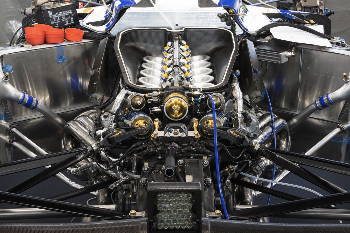 motohistorics's tweet photo. W I L L I A M S F 1
#Motohistorics Well we’ve been busy for the last 2 years with the FW18 restoration, what do you think? #V10 #classicF1 #damonhill #renaultF1 #90slegends #williamsF1 #restore #refresh #rebuild #itswhatwego #halowproject #MondayMotivation 📸rob overy https://t.co/0OPdHT3mPn