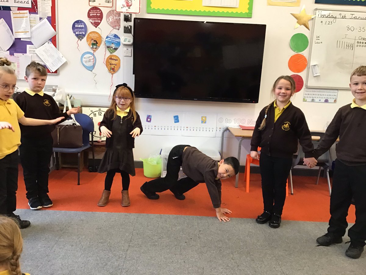 EastfieldPSHull's tweet photo. In 2SS the children have recreated a story using dram. #epsenglish https://t.co/HLutUz9s0n